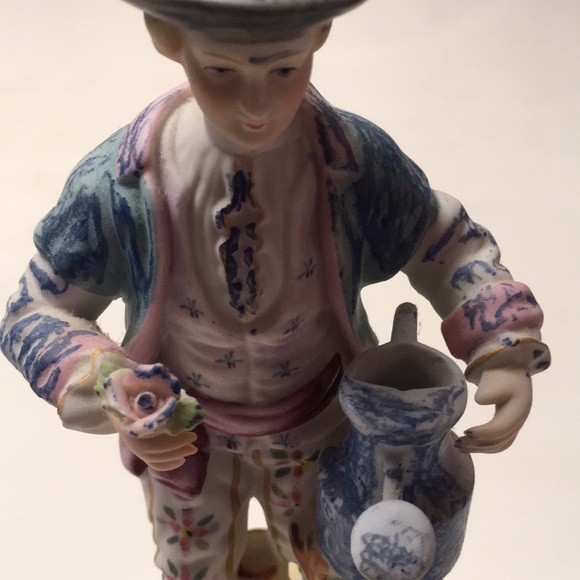 Two vintage hand-painted porcelain figurines. - Picture 8 of 12